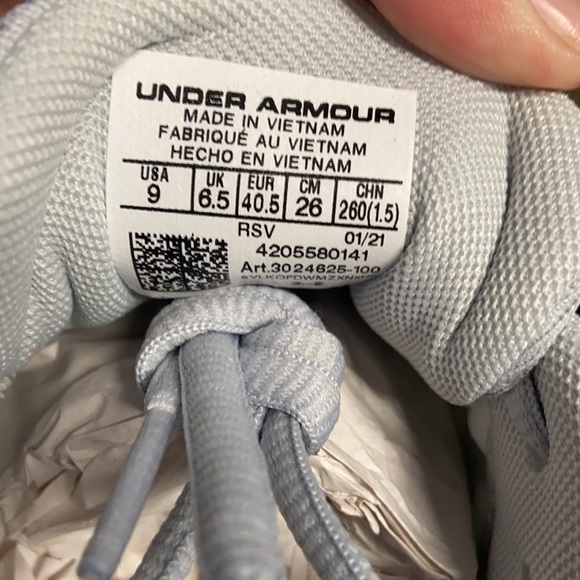 ๐ 2xHP! ๐ Charged Under Armor Size 9 Tennis/Athletic shoes. Gray/blue/pink - Picture 4 of 16
